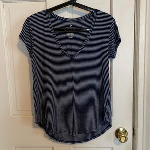 American Eagle blue and white T-shirt. Size: XS